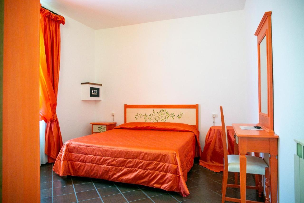 La Villetta Food & Drink Rooms For Rent - No Reception - LʼAquila Exterior foto