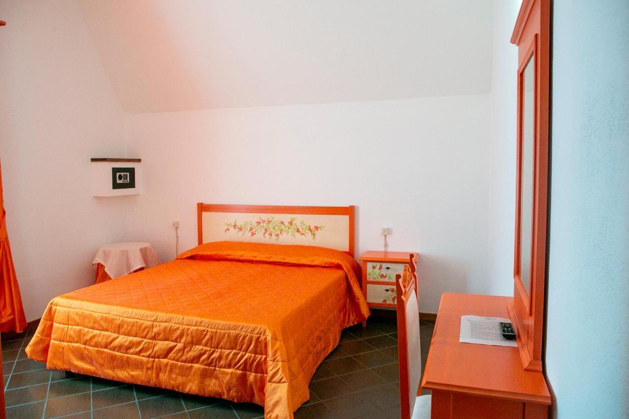 La Villetta Food & Drink Rooms For Rent - No Reception - LʼAquila Exterior foto